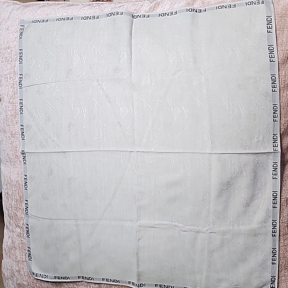FENDI 💯 Authentic Handkerchief Cotton - Picture 5 of 7